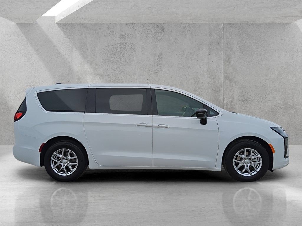 New 2027 Chrysler Pacifica Select w/ Family Tech Group FWD image 6