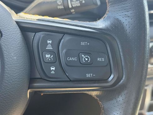 Used 2024 Jeep Gladiator Mojave AWD/4WD image 21