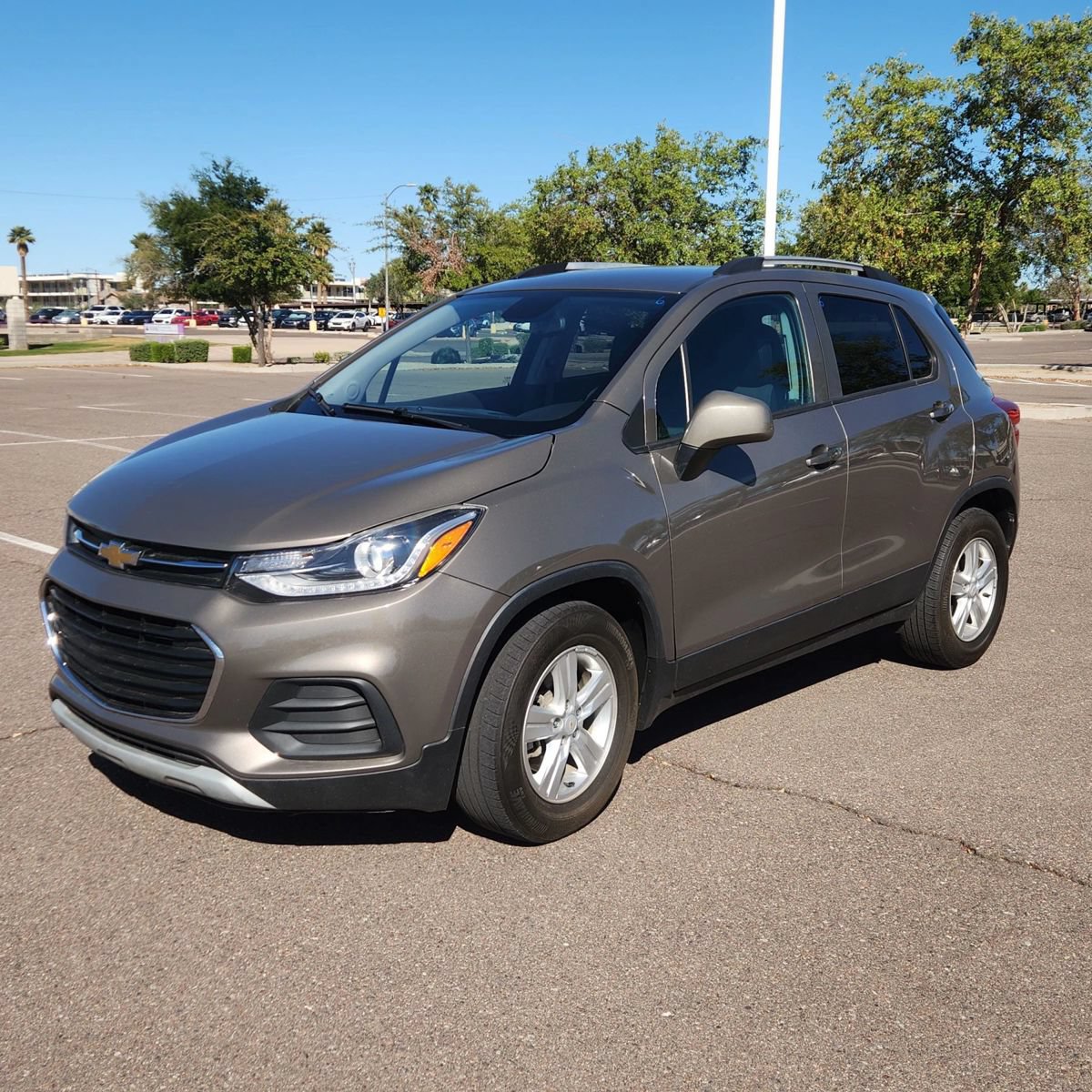 Used 2021 Chevrolet Trax LT w/ LT Convenience Package FWD image 1