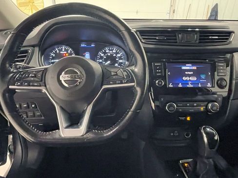 Used 2020 Nissan Rogue SV image 31