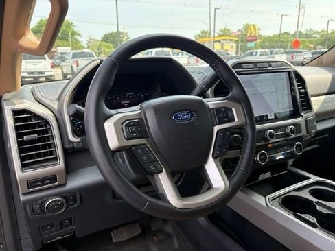 Used 2022 Ford F250 Lariat w/ Lariat Ultimate Package AWD/4WD image 4