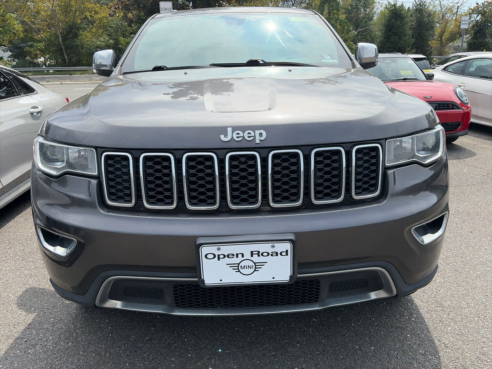 Used 2017 Jeep Grand Cherokee Limited AWD/4WD image 2