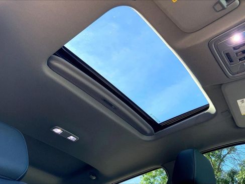 Used 2021 Chevrolet Silverado 1500 LT Trail Boss w/ LT Trail Boss Premium Package image 28