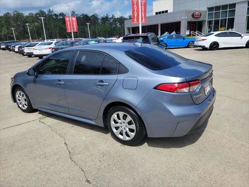 Certified 2025 Toyota Corolla LE image 3