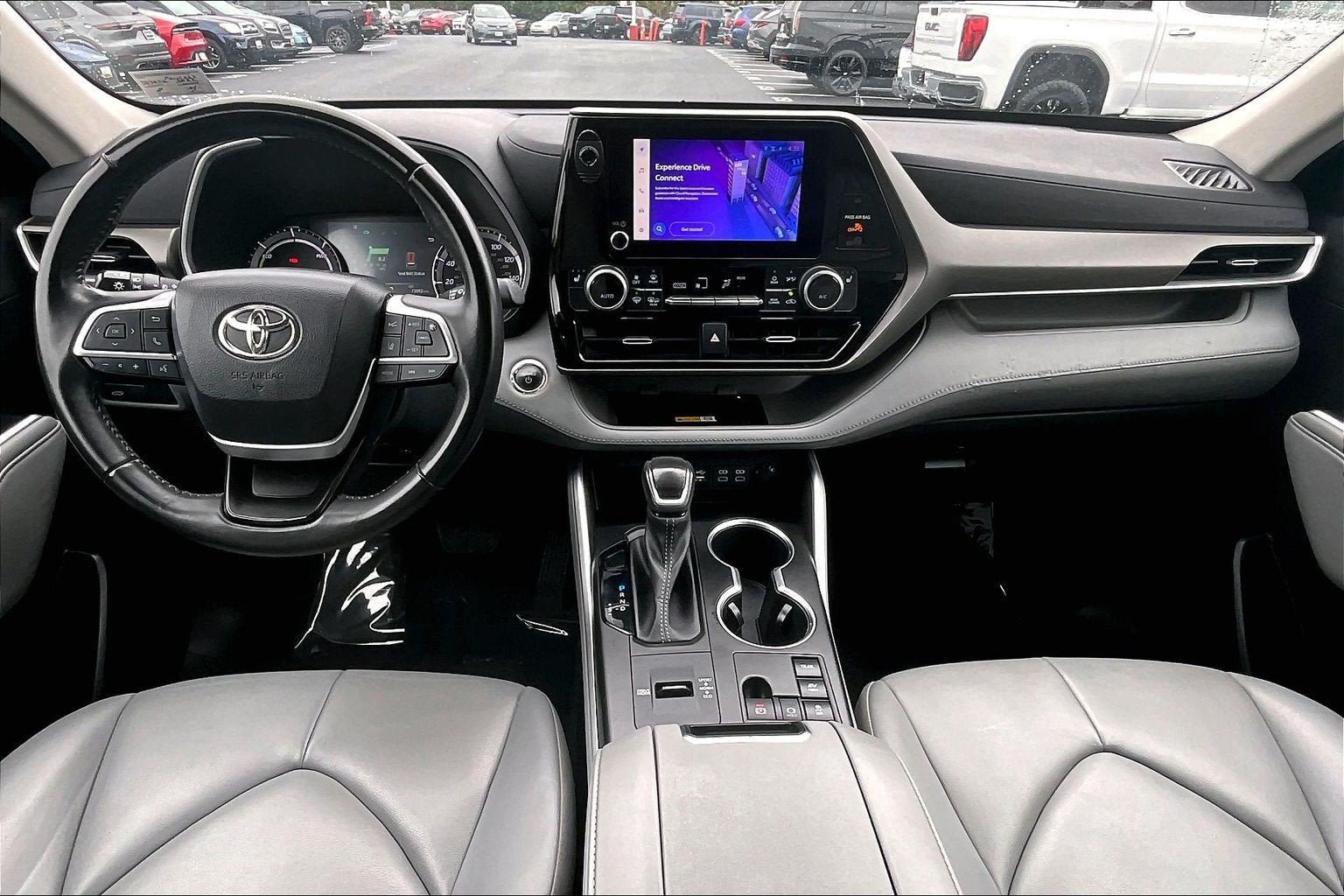 Used 2023 Toyota Highlander XLE AWD/4WD image 14