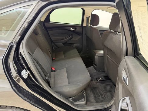Used 2018 Ford Focus SE FWD image 13