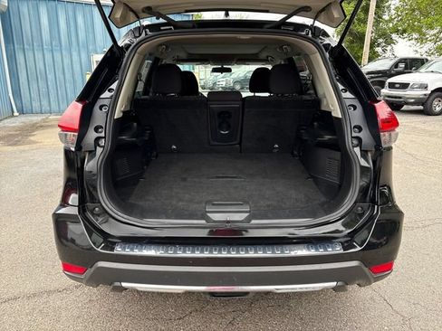 Used 2018 Nissan Rogue SV AWD/4WD image 24