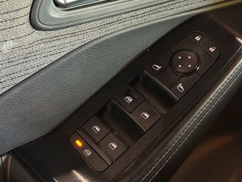 Certified 2022 Nissan Rogue SV image 18