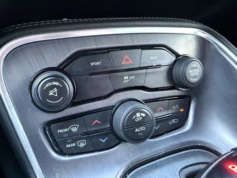 Used 2016 Dodge Challenger SXT w/ Blacktop Package image 20