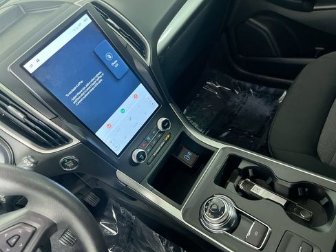 Used 2022 Ford Edge SE w/ Black Appearance Package image 24