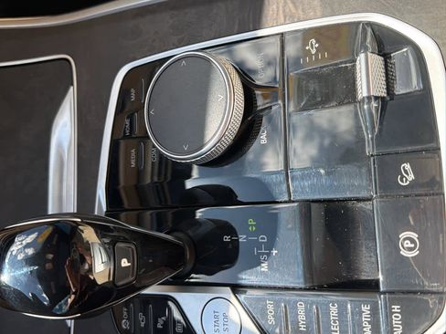 Used 2022 BMW X5 xDrive45e w/ Premium Package image 25