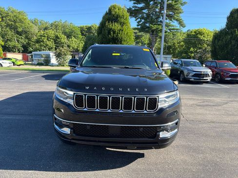 Used 2024 Jeep Wagoneer 4WD image 8