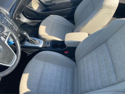 Used 2018 Buick Cascada Premium image 24