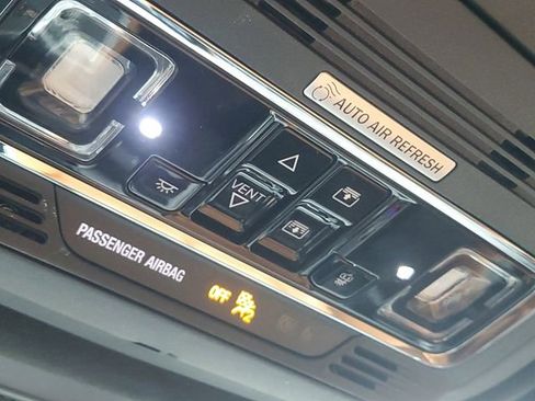 Used 2023 Lincoln Aviator Black Label w/ Dynamic Handling Package AWD/4WD image 36