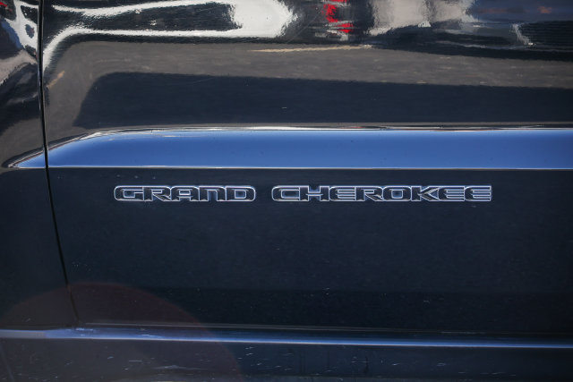 Used 2020 Jeep Grand Cherokee Limited w/ Trailer Tow Group IV AWD/4WD image 18