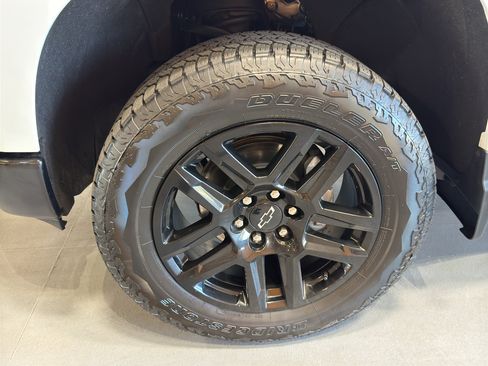 Used 2026 Chevrolet Silverado 1500 LT Trail Boss w/ Convenience Package II AWD/4WD image 9
