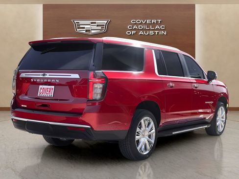 Used 2024 Chevrolet Suburban High Country AWD/4WD image 4