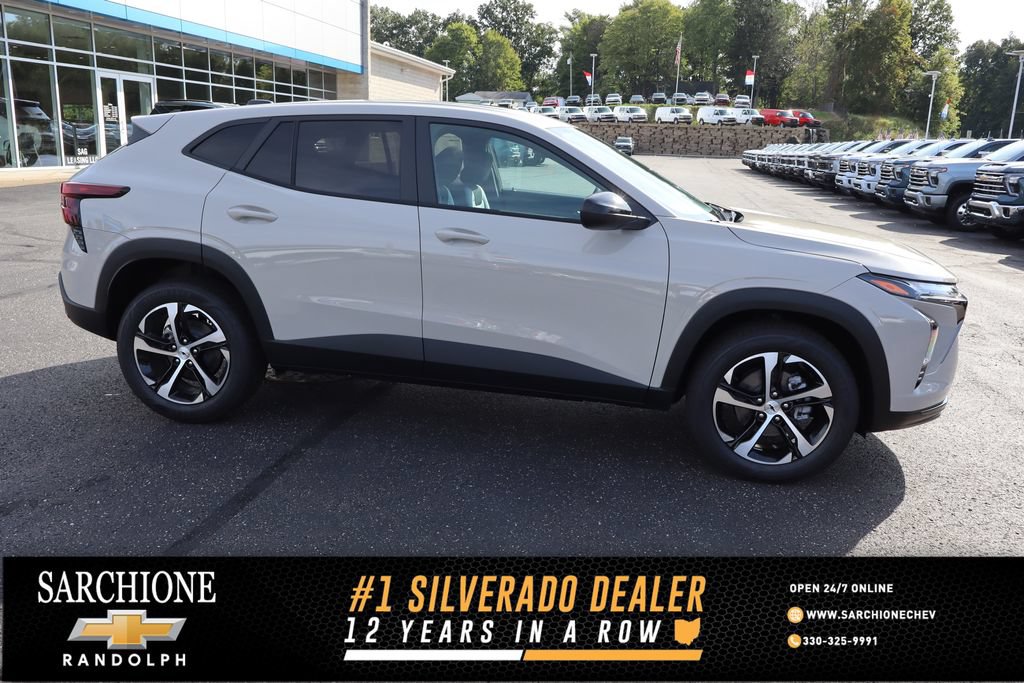 New 2026 Chevrolet Trax RS w/ Sunroof Package FWD image 1