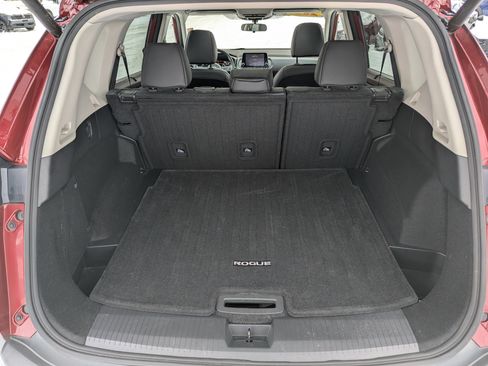 Used 2022 Nissan Rogue SV w/ SV Premium Package image 15