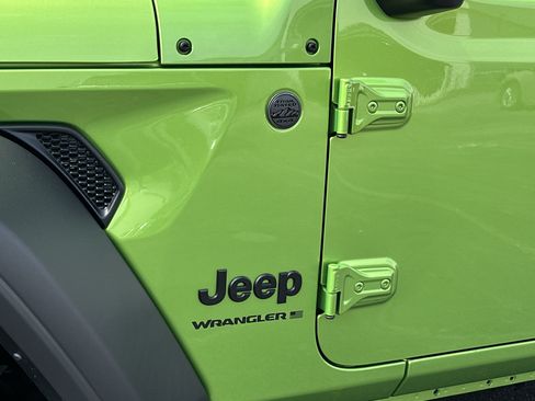 Used 2025 Jeep Wrangler Sport AWD/4WD image 14