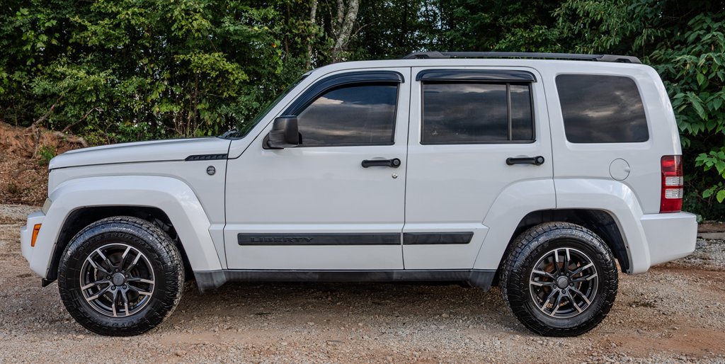 Used 2011 Jeep Liberty Sport w/ Popular Equipment Group AWD/4WD image 3