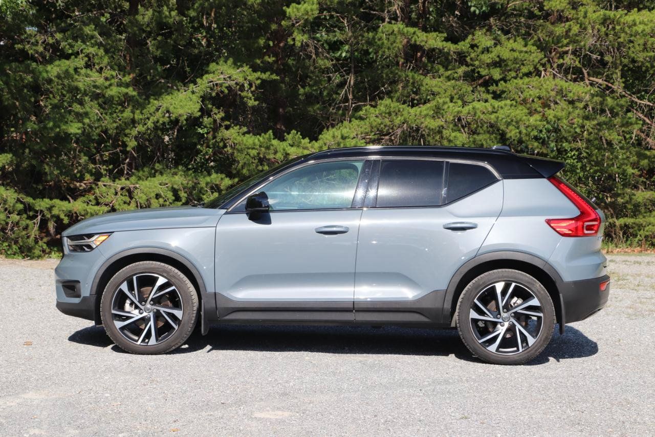Used 2022 Volvo XC40 T5 R-Design w/ Advanced Package AWD/4WD image 39