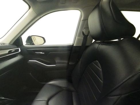 Used 2022 Toyota Highlander XLE AWD/4WD image 31