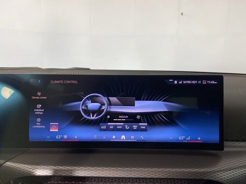 New 2025 BMW 330i xDrive Sedan w/ Premium Package image 15