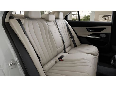 New 2026 Mercedes-Benz E 350 4MATIC Sedan image 5