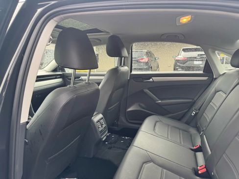 Used 2022 Volkswagen Passat 2.0T SE image 14