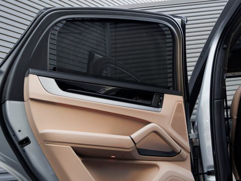 New 2025 Porsche Cayenne S image 24