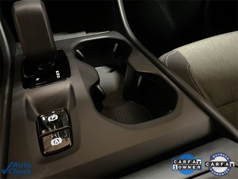 Used 2025 Volvo XC40 B5 Core image 48