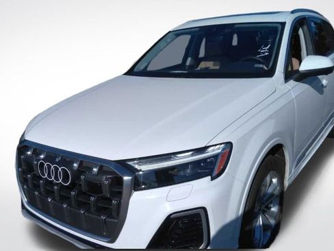 Used 2025 Audi Q7 3.0T Premium Plus image 2