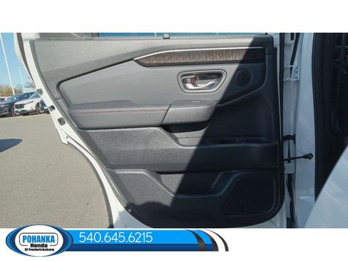New 2025 Honda Pilot Black Edition image 36
