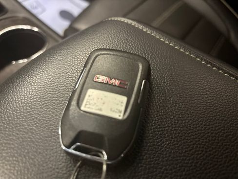 Used 2023 GMC Acadia Denali w/ Denali Ultimate Package FWD image 36