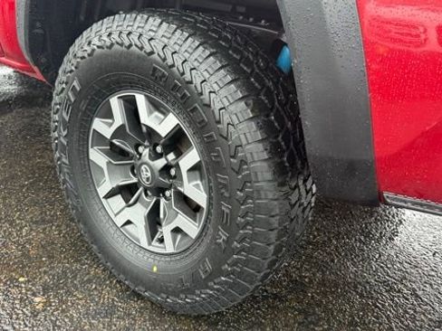 Used 2021 Toyota Tacoma 4x4 Double Cab image 7