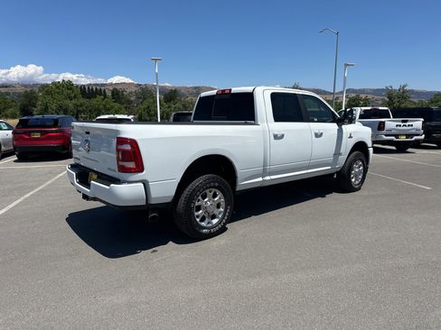 Used 2024 RAM 2500 Laramie AWD/4WD image 5