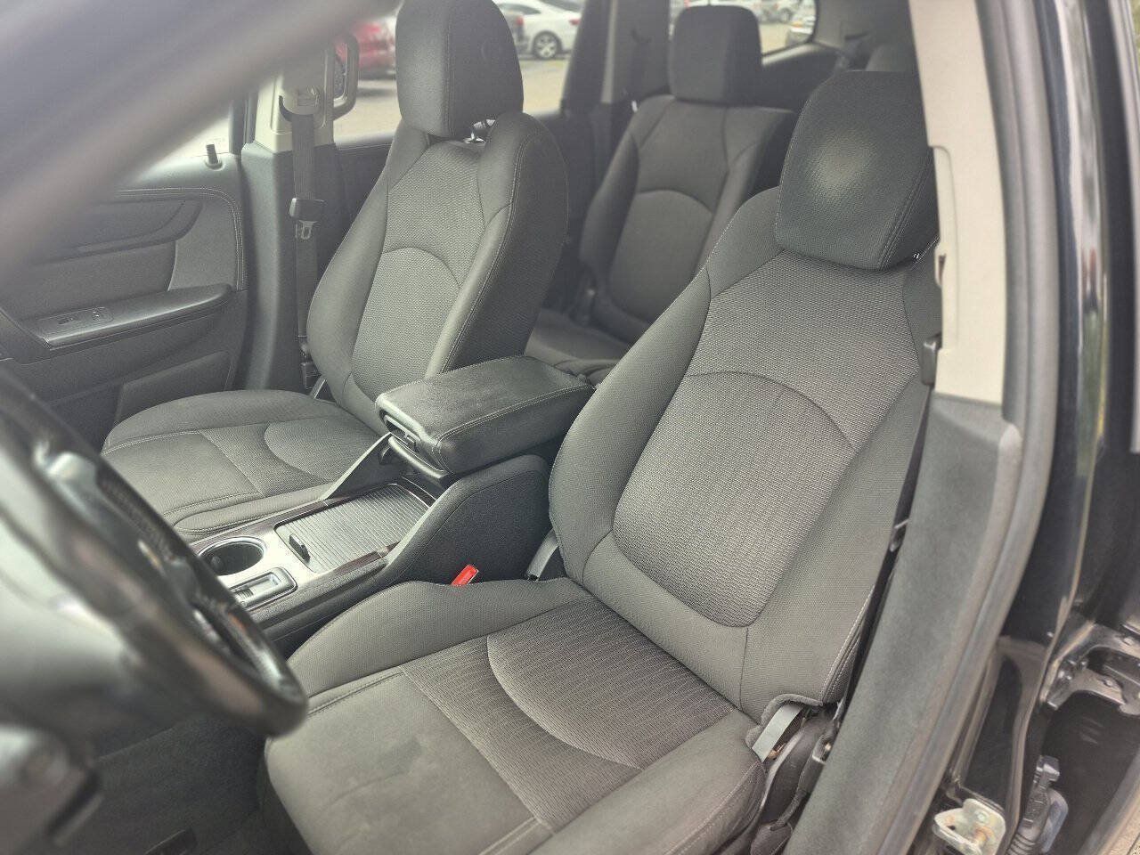 Used 2017 Chevrolet Traverse LT AWD/4WD image 11