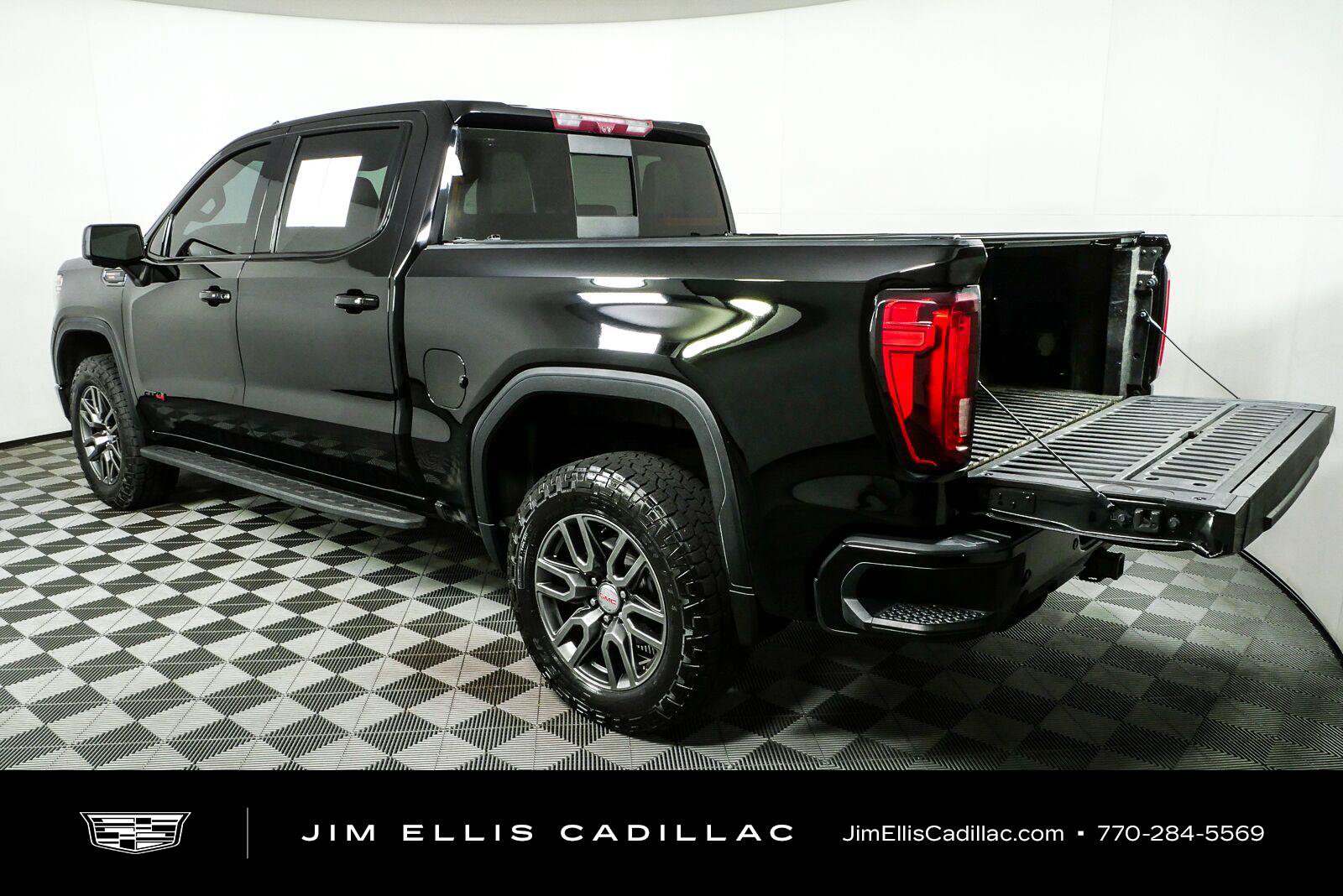 Used 2021 GMC Sierra 1500 AT4 w/ AT4 Premium Package AWD/4WD image 32