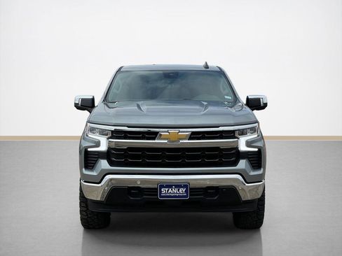 Used 2025 Chevrolet Silverado 1500 LT image 2