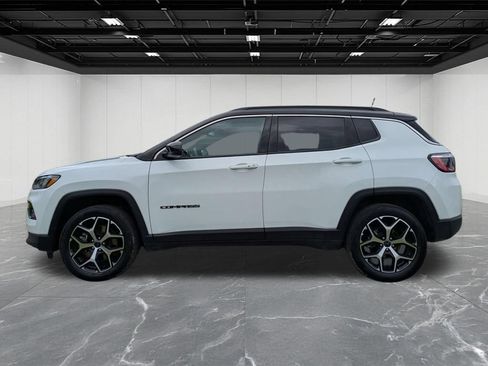 Used 2025 Jeep Compass Limited AWD/4WD image 2