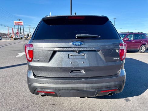 Used 2017 Ford Explorer XLT w/ Equipment Group 202A image 6