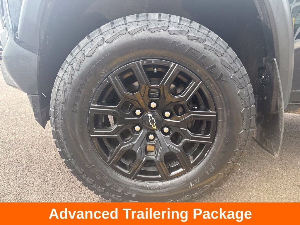Used 2024 Chevrolet Colorado Trail Boss w/ Technology Package AWD/4WD image 11