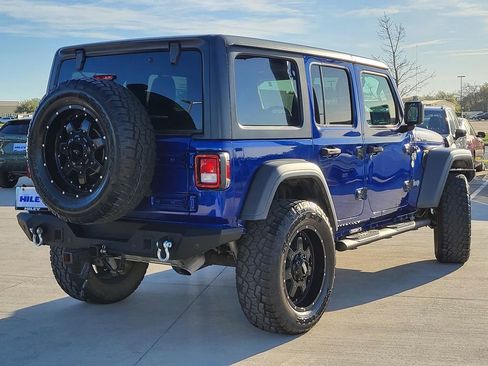 Used 2019 Jeep Wrangler Unlimited Sport S image 4