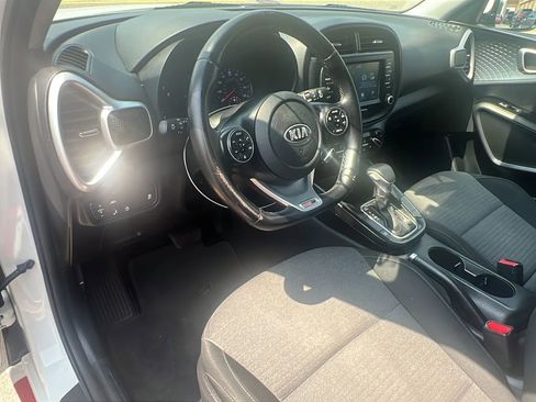 Used 2021 Kia Soul GT-Line FWD image 24