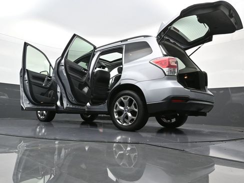 Used 2017 Subaru Forester 2.5i Touring w/ Popular Package #2 image 41