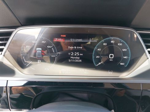 Used 2024 Audi Q8 e-tron Premium Plus w/ Premium Plus Package AWD/4WD image 20