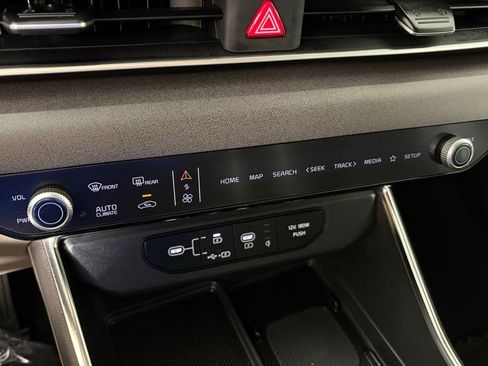 New 2026 Kia Carnival EX FWD image 28