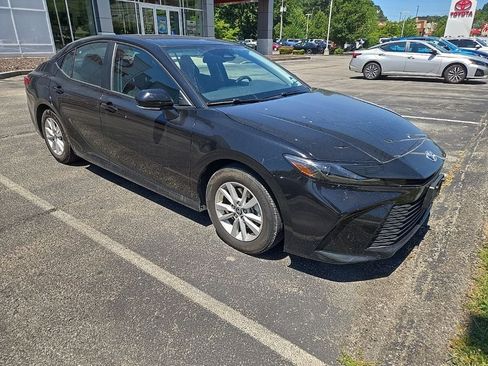 Used 2025 Toyota Camry LE FWD image 13