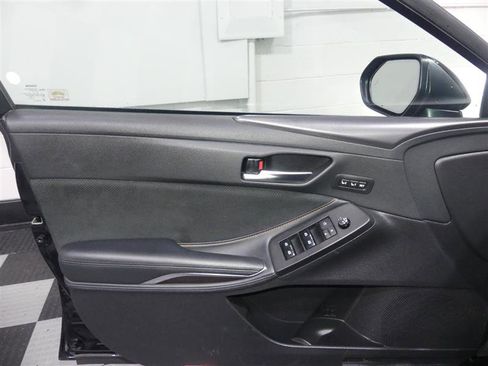 Used 2019 Toyota Avalon Touring w/ Advanced Safety Package image 18